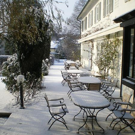 Hotel Landgut Burg Gmbh Weinstadt Exterior photo