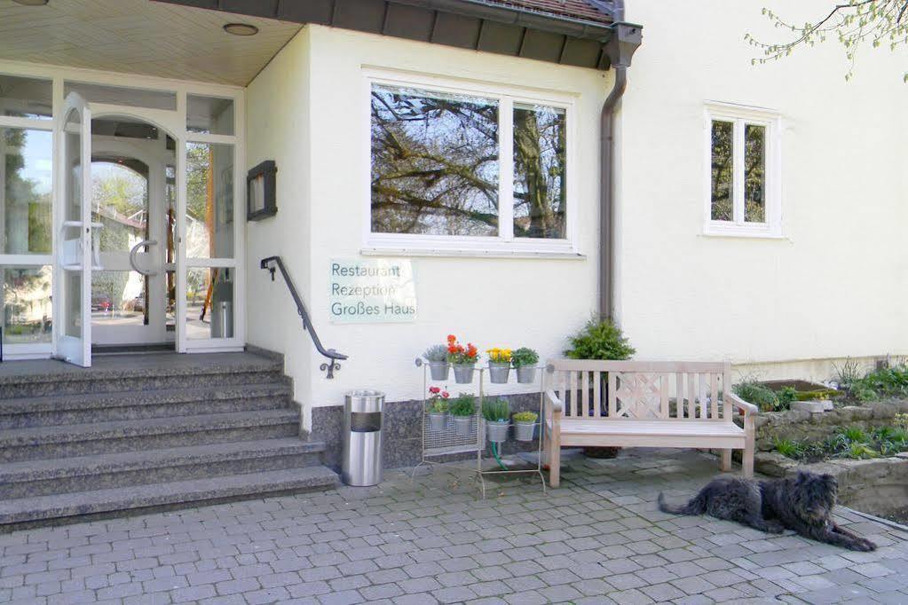 Hotel Landgut Burg Gmbh Weinstadt Exterior photo